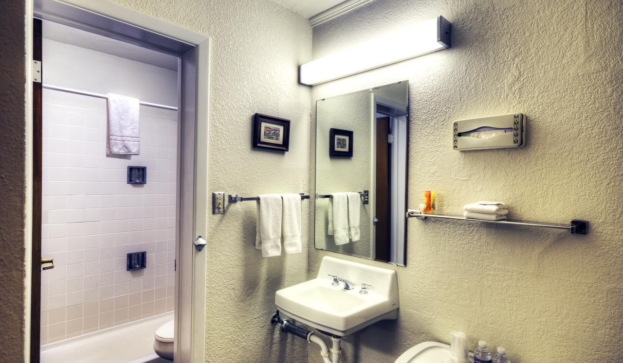 Roadrunner Lodge Motel Тукумкари Экстерьер фото