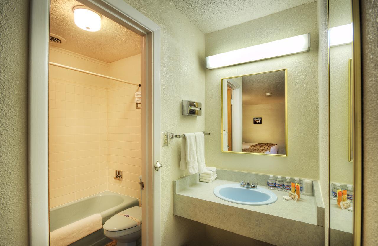 Roadrunner Lodge Motel Тукумкари Экстерьер фото
