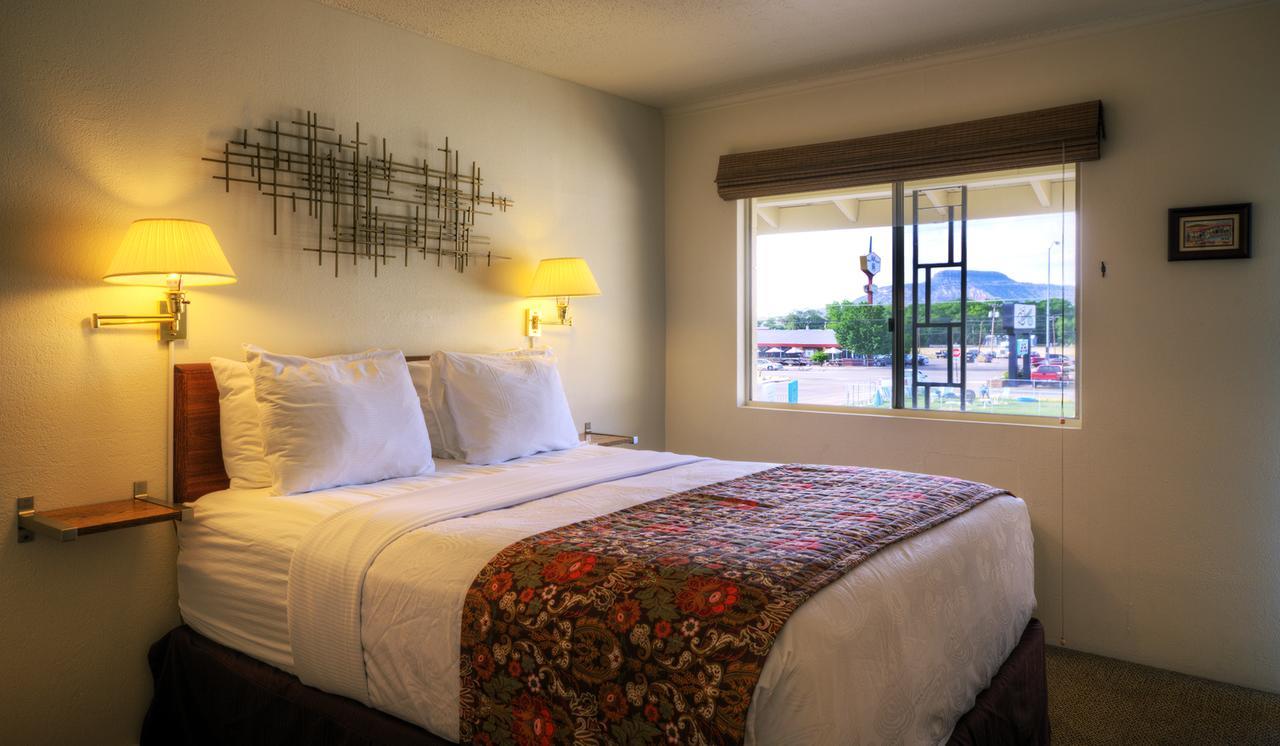 Roadrunner Lodge Motel Тукумкари Экстерьер фото