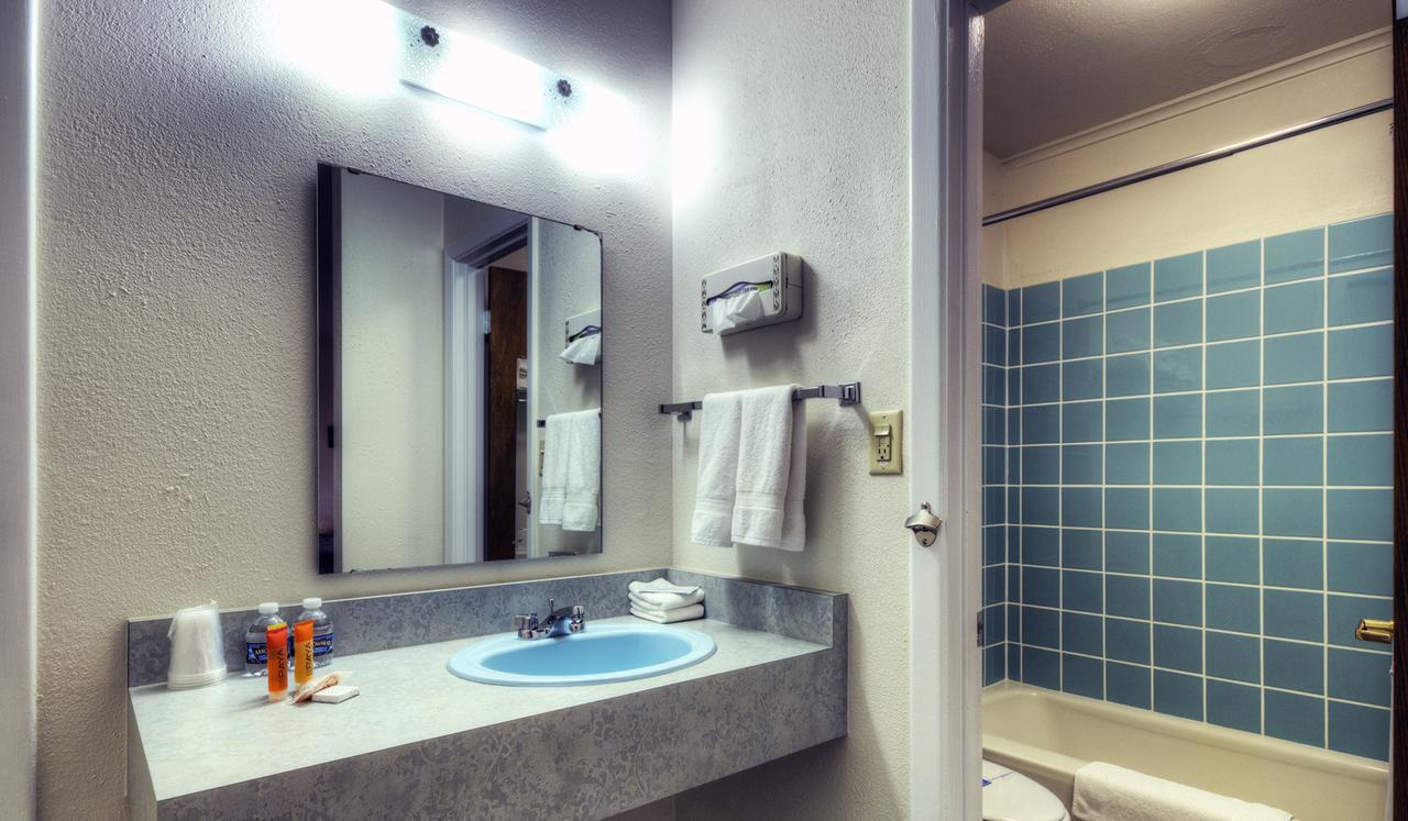 Roadrunner Lodge Motel Тукумкари Экстерьер фото