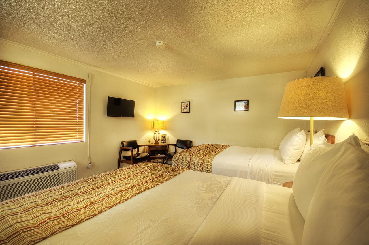 Roadrunner Lodge Motel Тукумкари Экстерьер фото