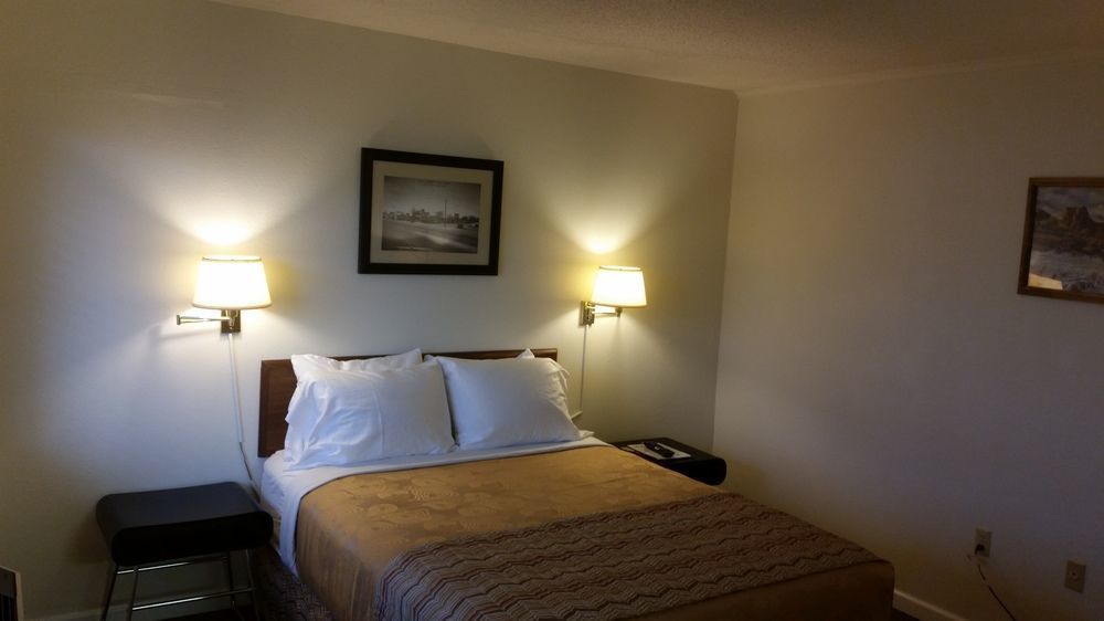 Roadrunner Lodge Motel Тукумкари Экстерьер фото