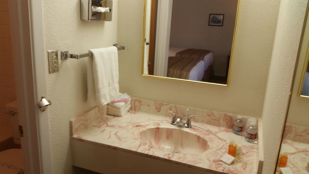 Roadrunner Lodge Motel Тукумкари Экстерьер фото